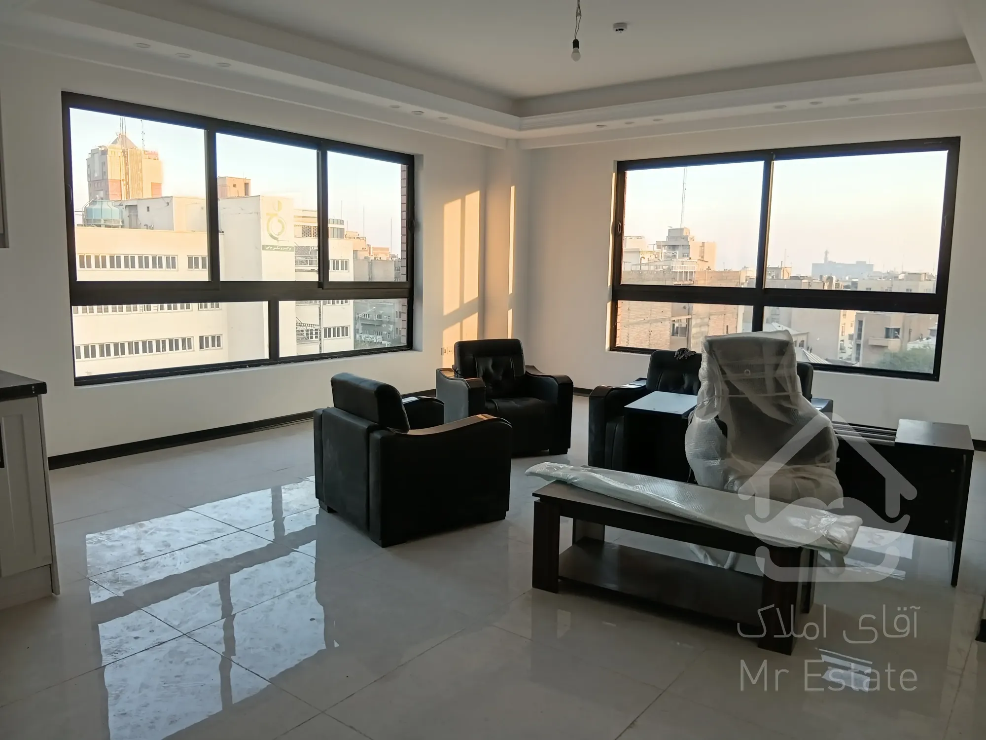 فروش یکجا ۵ طبقه ۲ واحدی نوساز حافظ کالج منطقه ۶ تهران