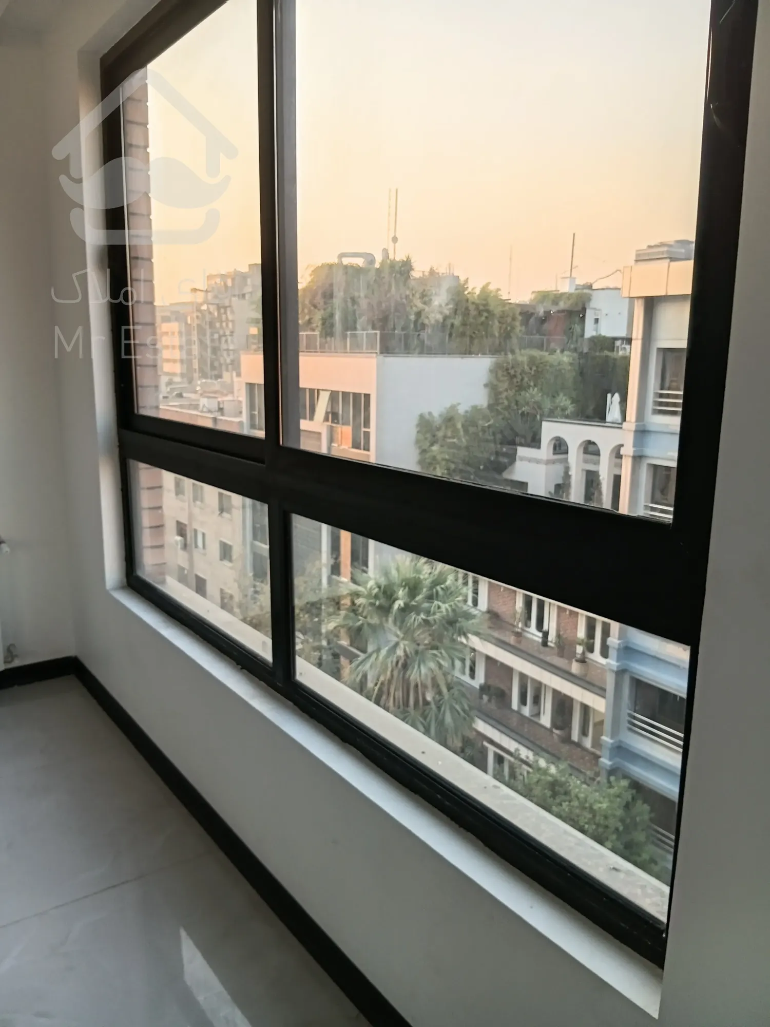 فروش یکجا ۵ طبقه ۲ واحدی نوساز حافظ کالج منطقه ۶ تهران