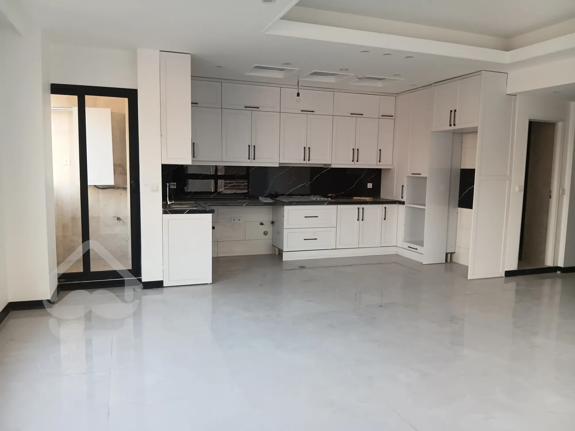 فروش یکجا ۵ طبقه ۲ واحدی نوساز حافظ کالج منطقه ۶ تهران