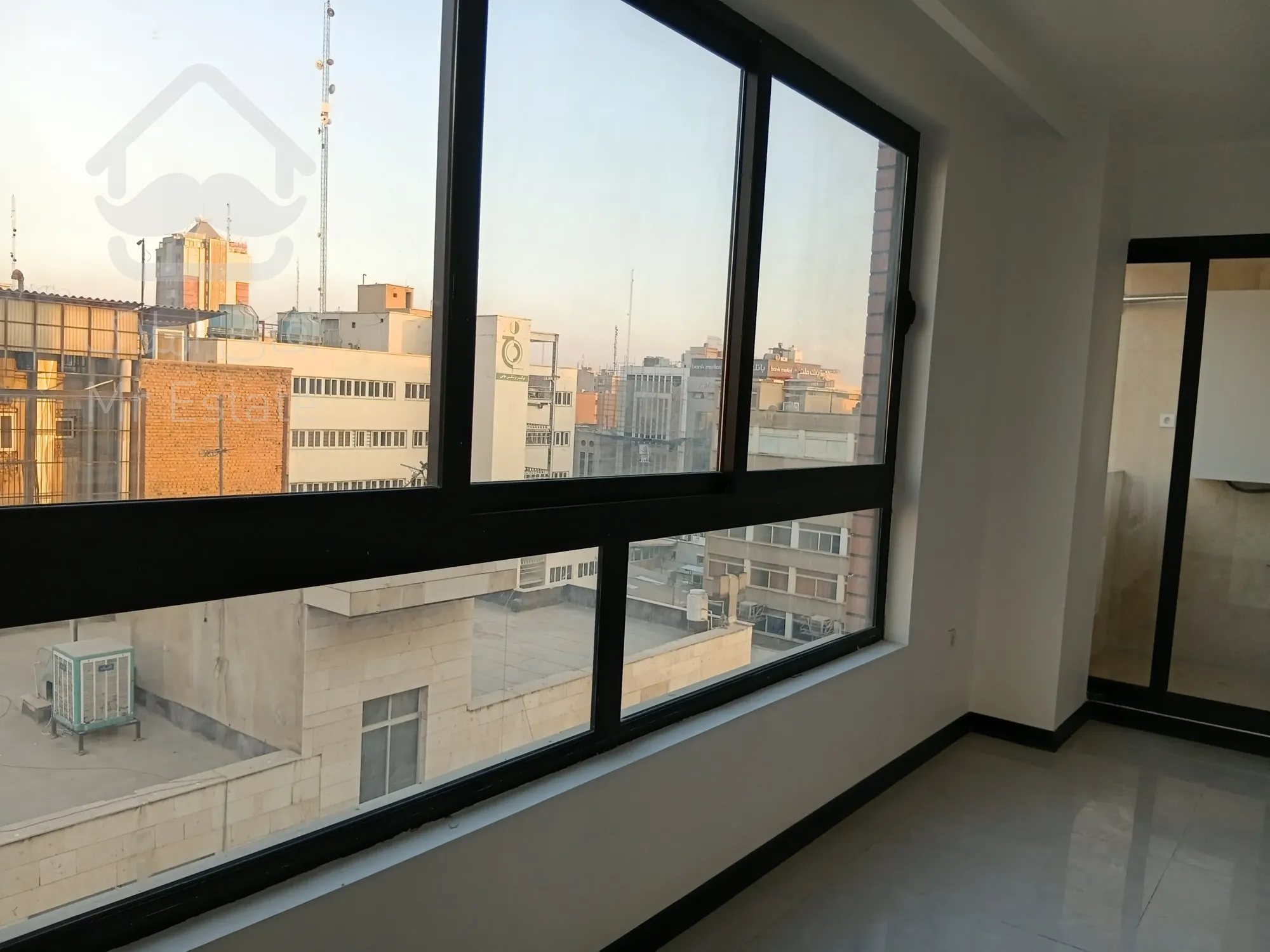 فروش یکجا ۵ طبقه ۲ واحدی نوساز حافظ کالج منطقه ۶ تهران