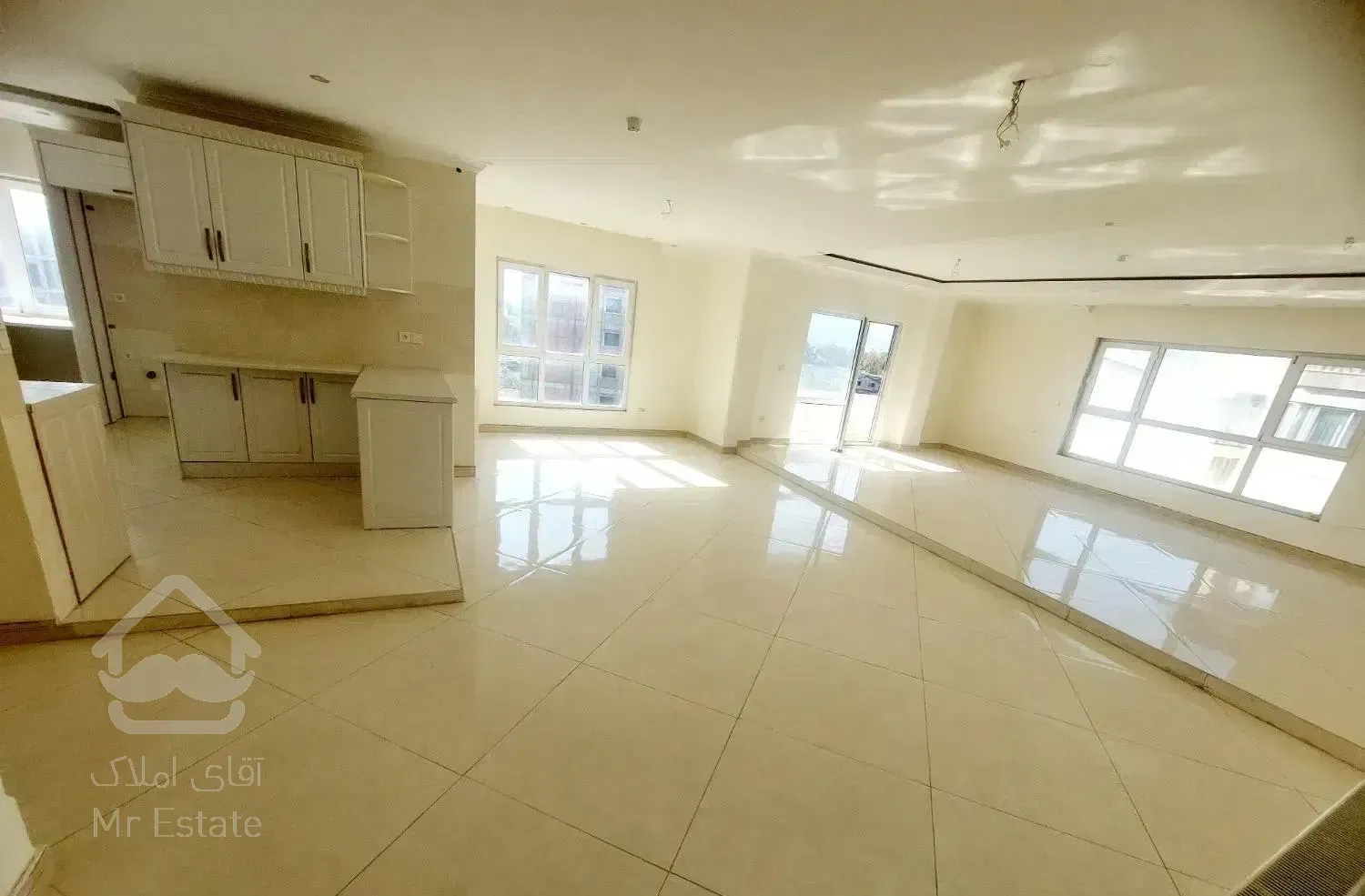 رهن ۱۸۰متر۳خواب بلوارکریمی پرواز۲نوشهر