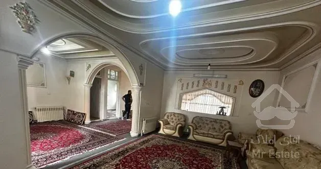 دوطبقه خانه۲۳۶متر(شهرک ازادگان فاز۱)زیرقیمت