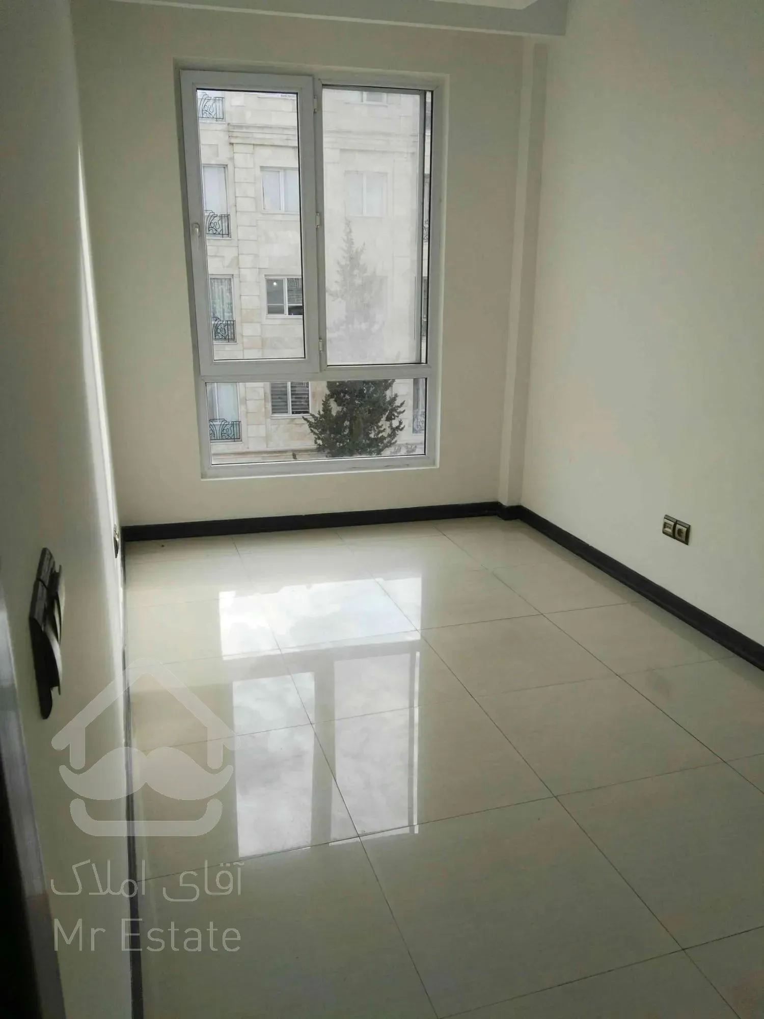 ۷۵ متر دفتر کار سند اداری استثنایی رهن کامل بر اصلی کاشانی