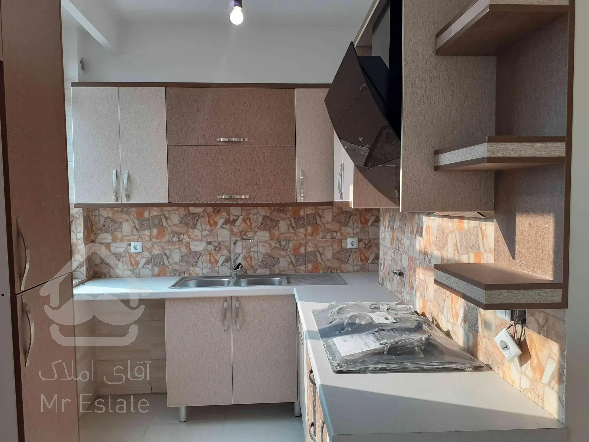 ۸۲متر فردوس شرق