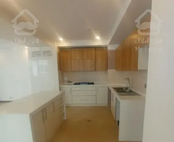 فروش140مترنیاوران/3ساله/لابی روف گاردن