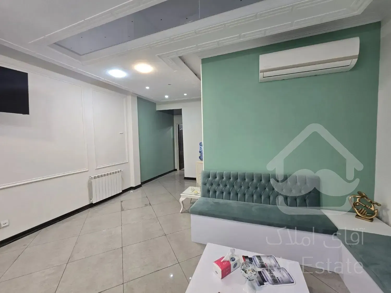 70مترشهرک غرب*ساختمان پزشکان*براصلی*تابلوخور