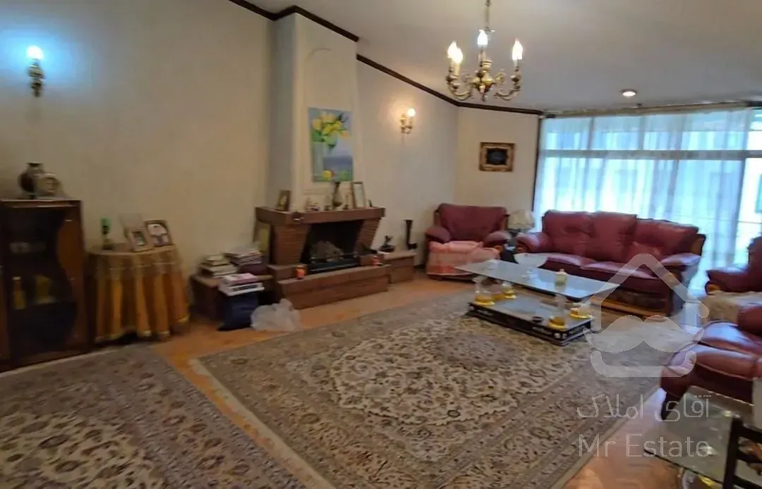 124مترمیدان کاج*موقعیت اداری*ویلایی*۷۰متر قدرالسهم