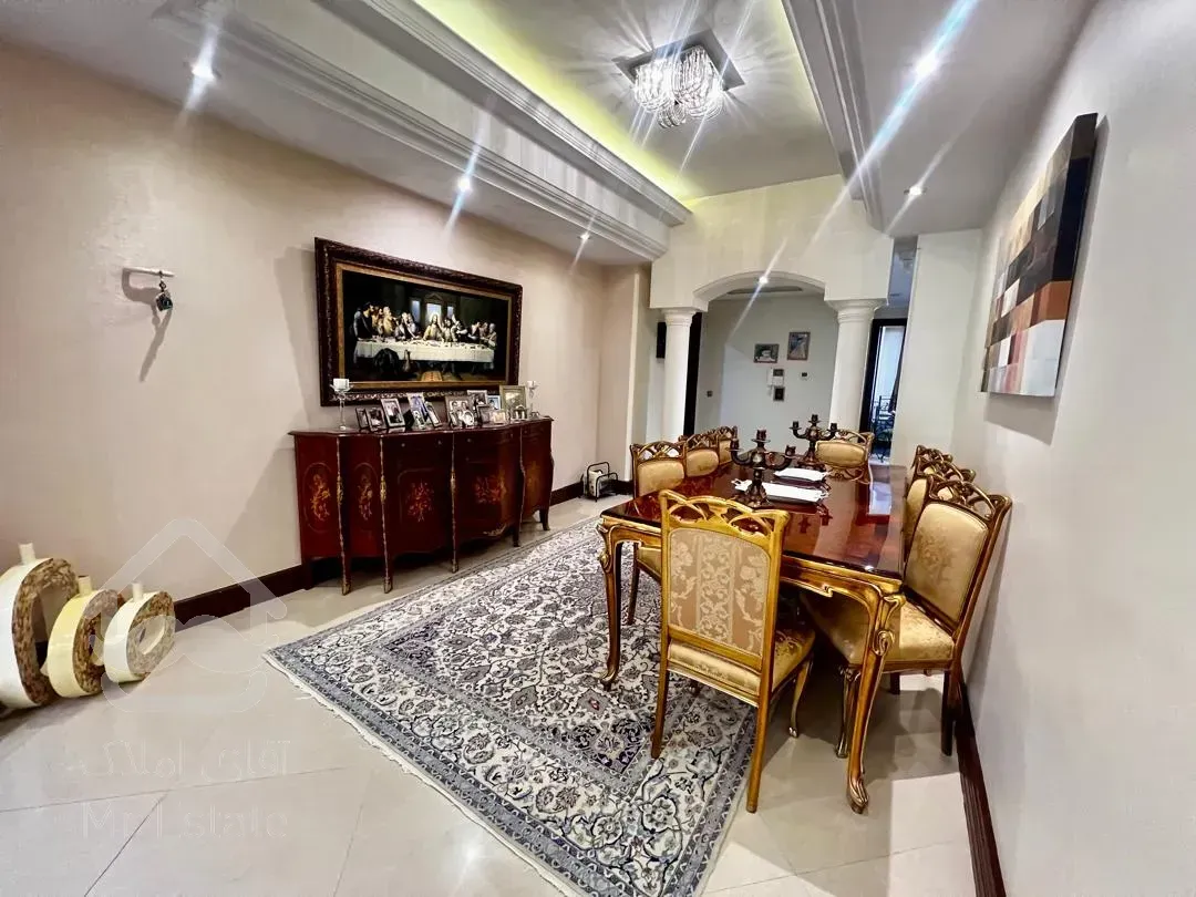 -فروش اپارتمان 220 متری زعفرانیه