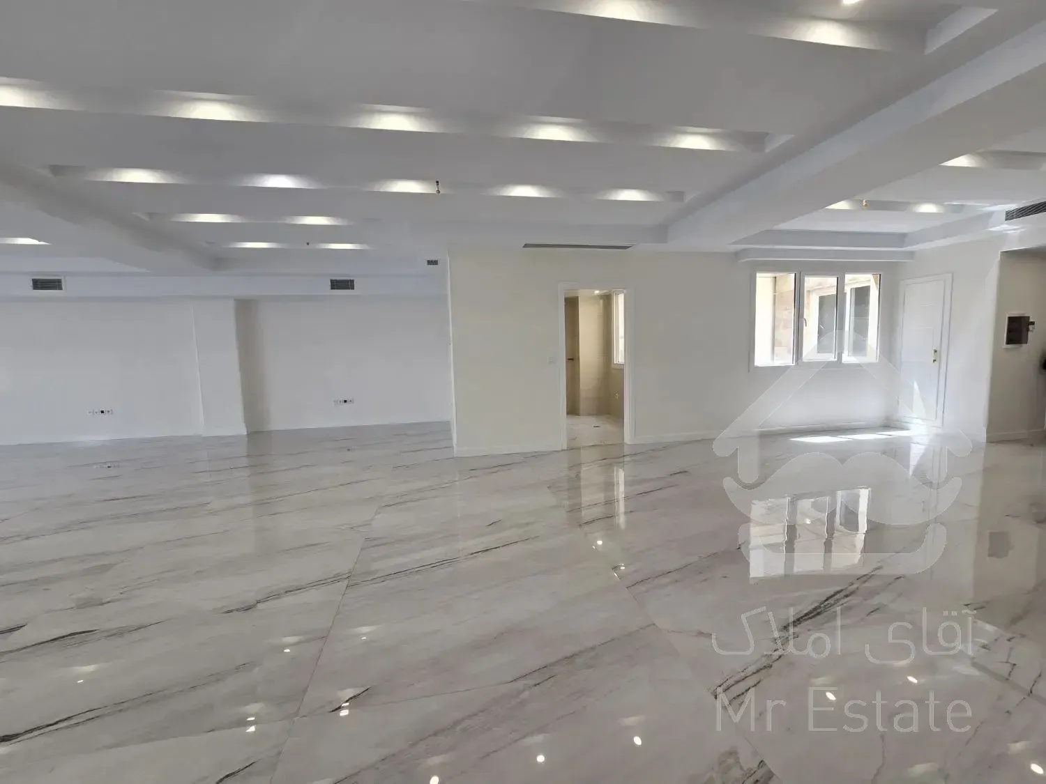 170مترسعادت آباد*بلوار سرو*موقعیت اداری*نوساز*فلت