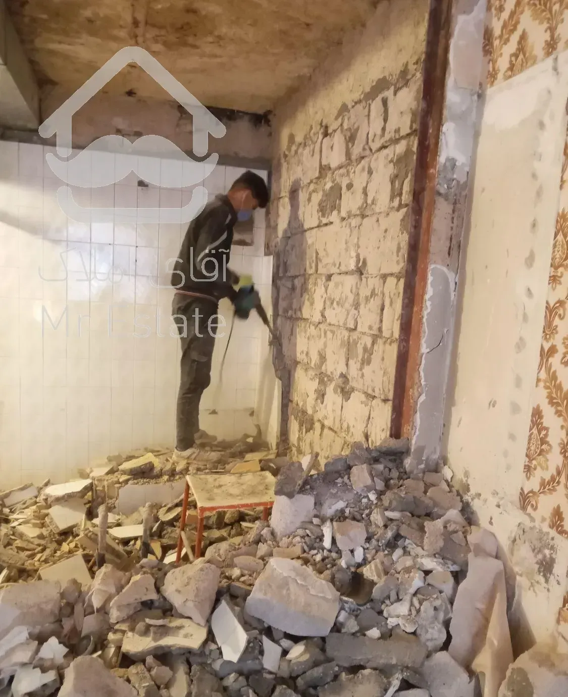 تخریب ساختمان و دکوراسیون داخلی با هیلتی و بنائی