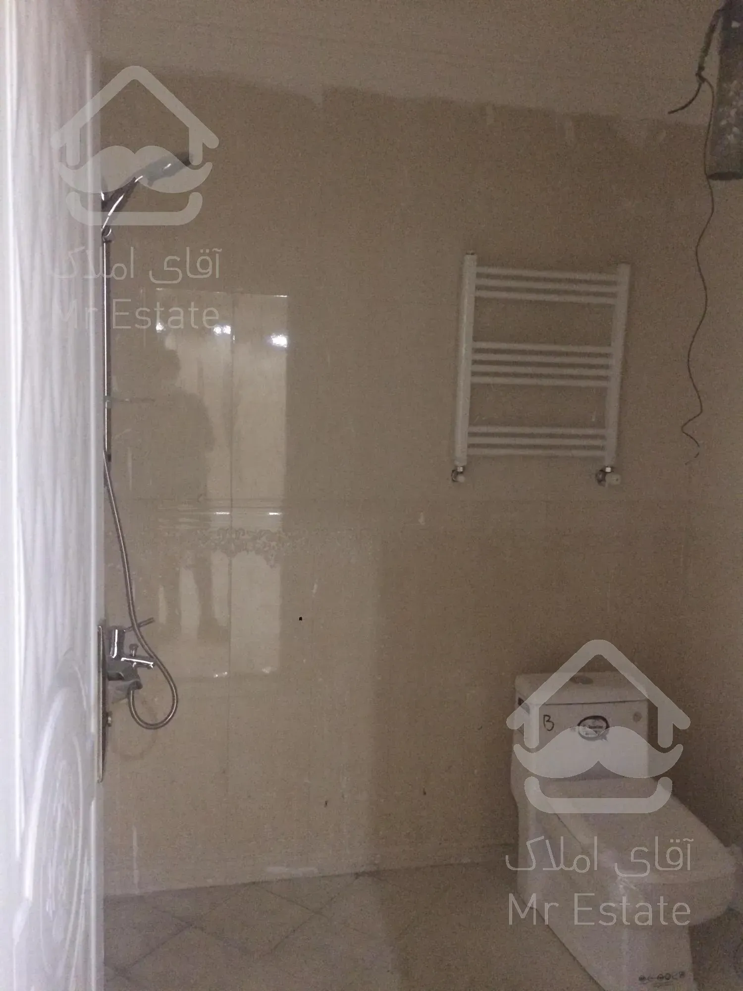 ۱۴۰متر نوساز عالی صادقیه شمال فردوس شرق