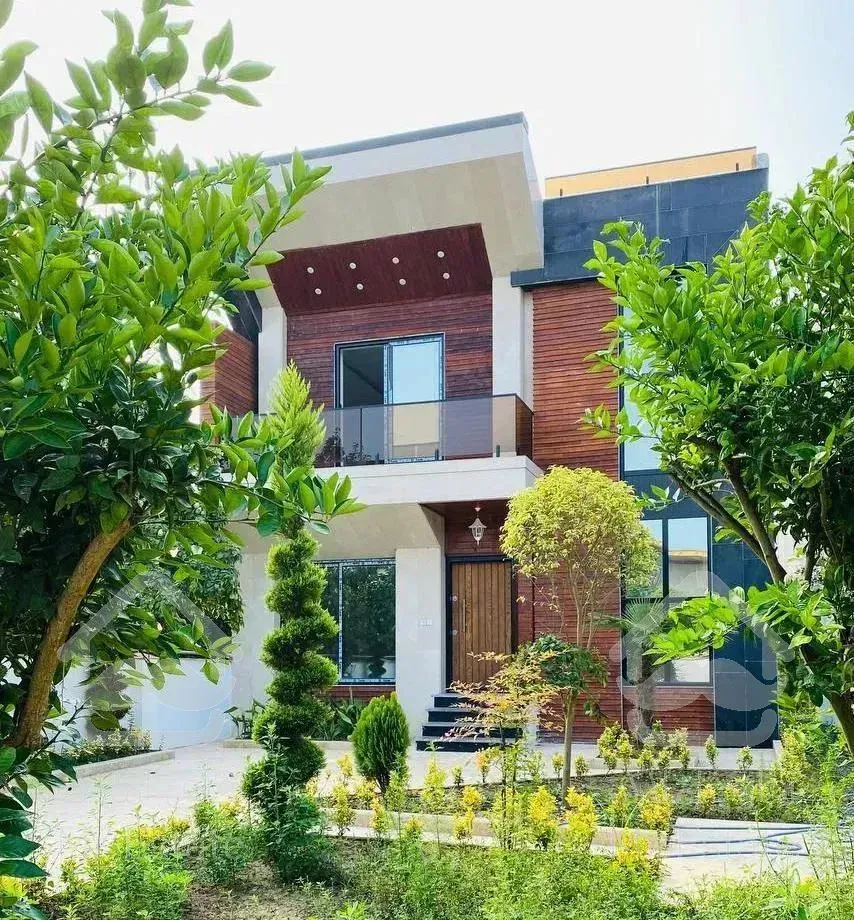 تریبلکس باغی/نزدیک جاده اصلی