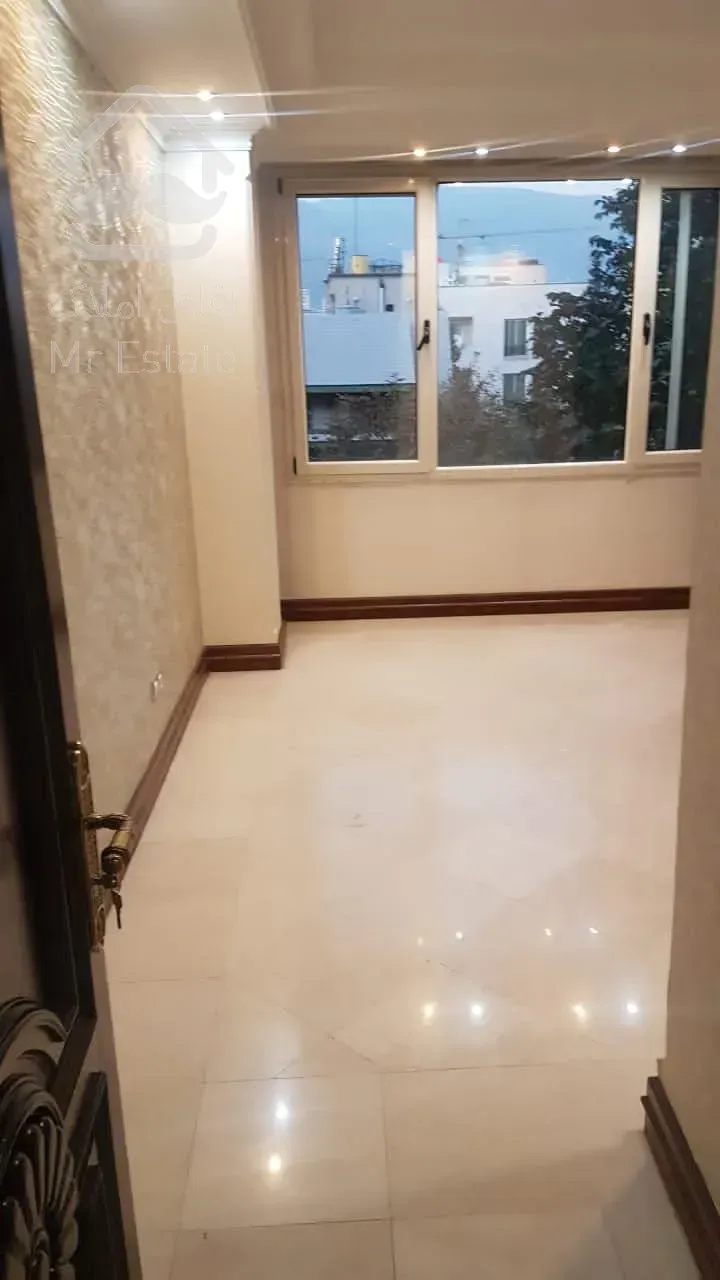 135 متری فروش دروس