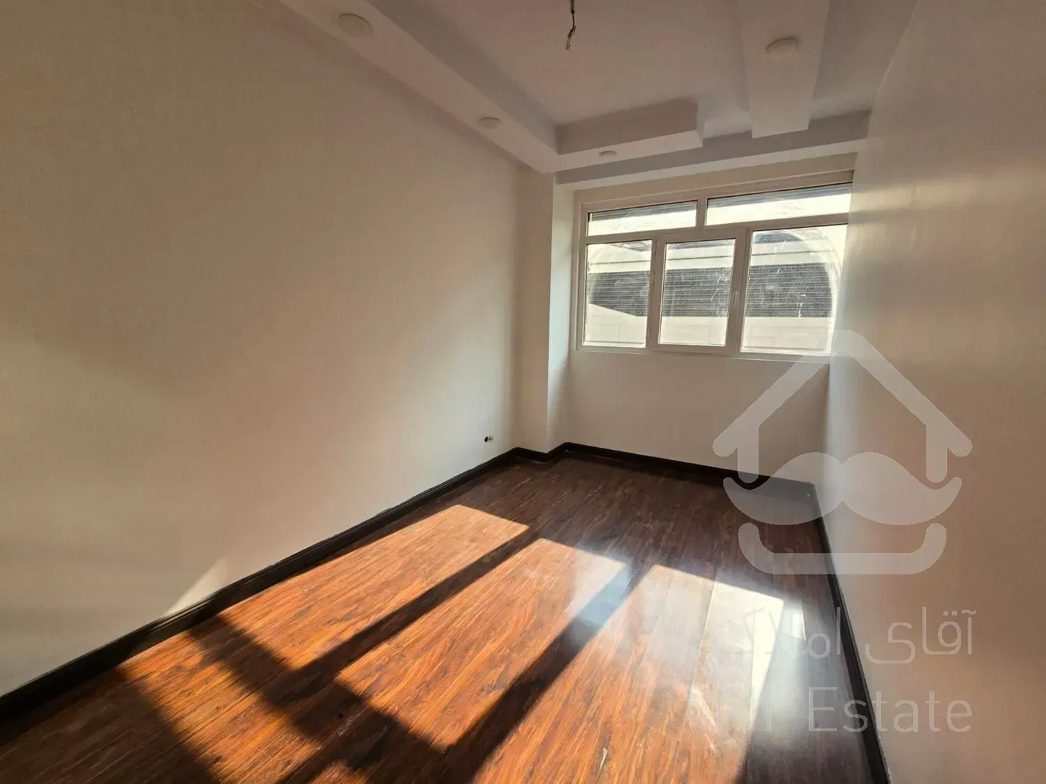 120مترسعادت آباد*موقعیت اداری* تکواحدی*تابلوخور