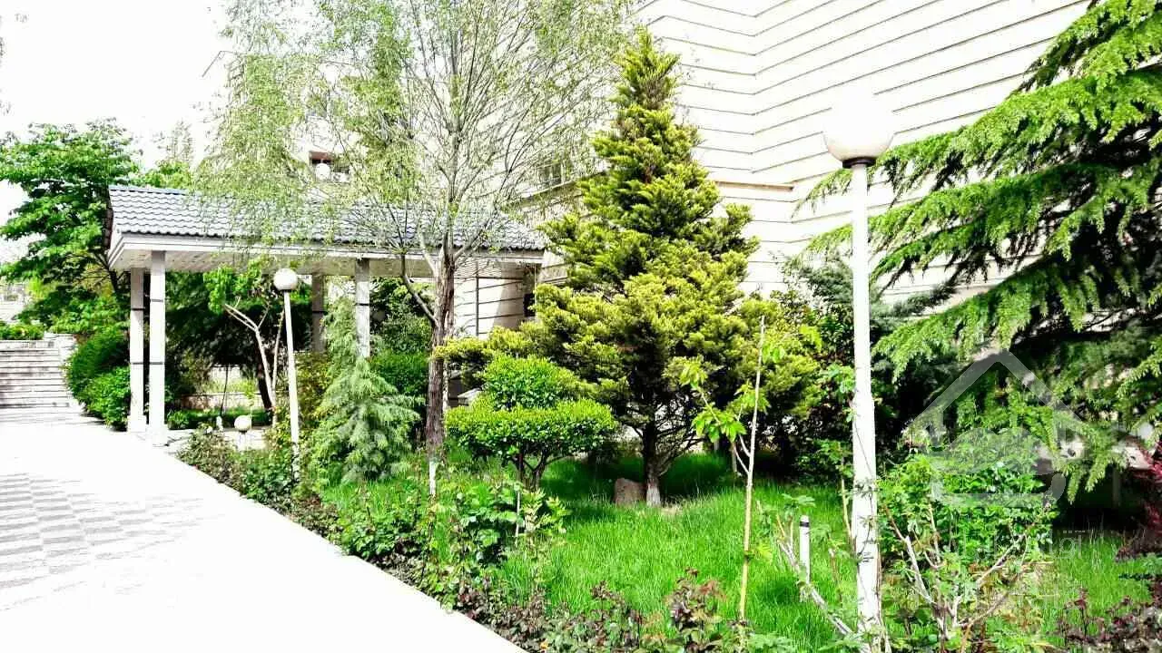 ۱۱۰ متر لاکچری + ۴۰ متر حیاط اختصاصی