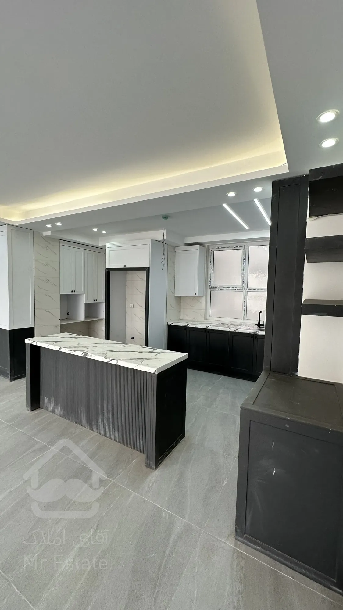 ۳۸۰مترتک واحدی ۴ خواب سوپر لاکچری ویو دار