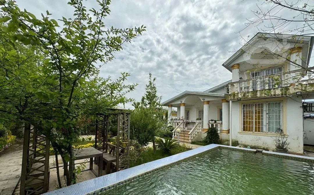 ویلاباغ نیم پیلوت استخردار۵۰۰متری ۱۰۰٪بافت مسکونی