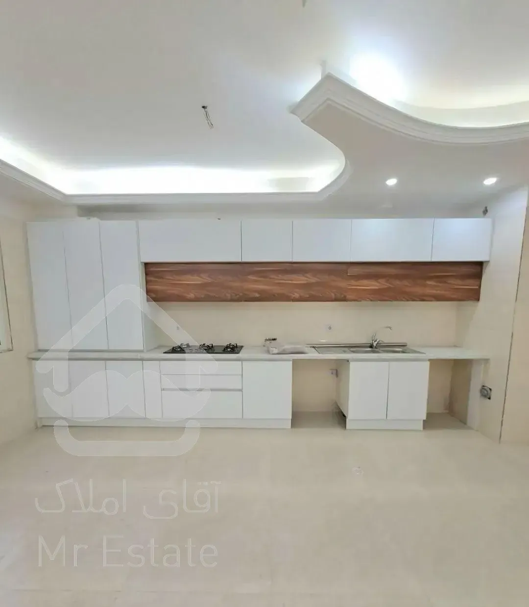 ۹۰ متری با دو پارکینگ غیر مزاحم