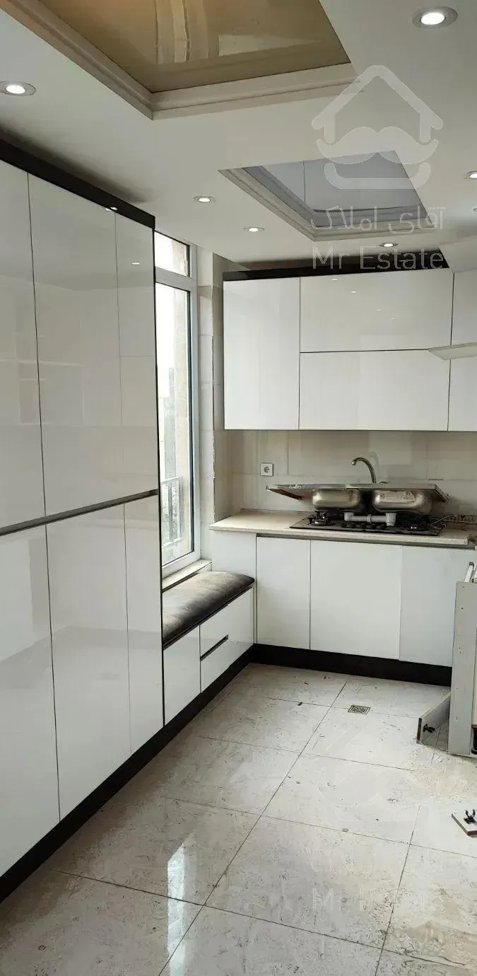 119متر سه خواب شخصی ساز دریاچه چیتگر