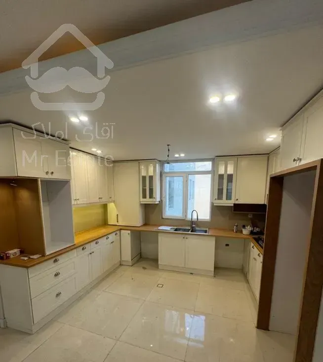 ۱۰۰ متر/تاپ لوکیشن