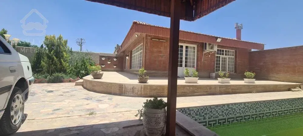 باغ ویلا  600 متری نقلی بسیار شیک آبشار اصفهان