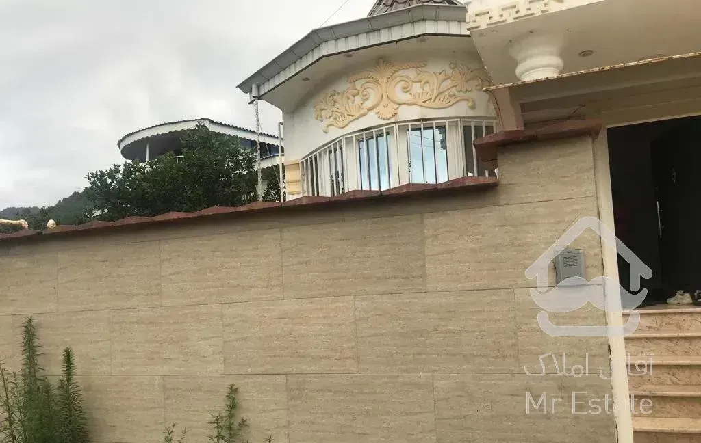 فروش ویلا ۲۰۰متری زمین ۱۰۰متر بنا