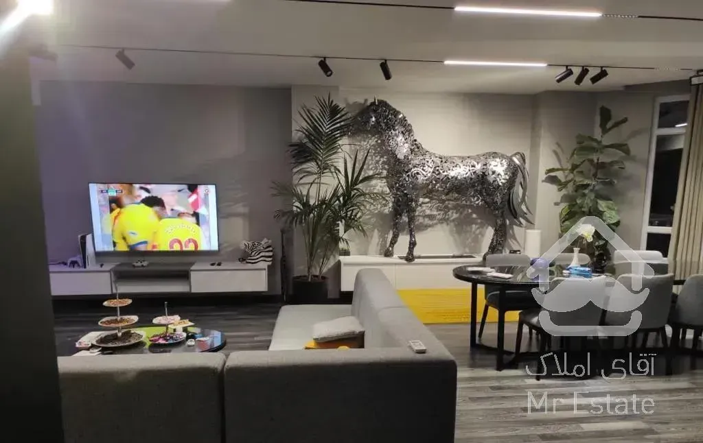 ۱۴۵ متر/۳خواب/تک واحد/رو به آفتاب