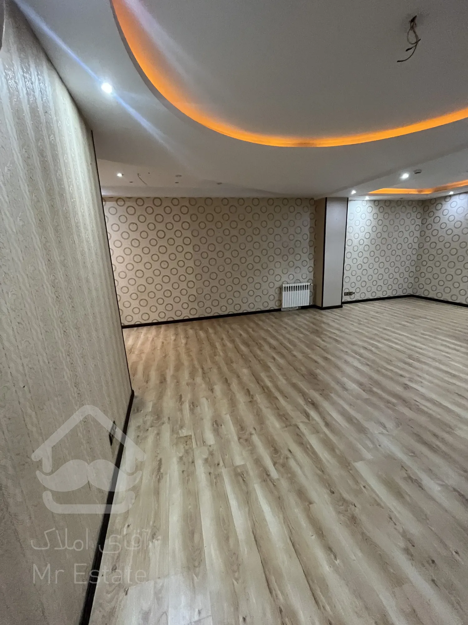 اجاره آپارتمان در برج با دو پارکینگ سندی