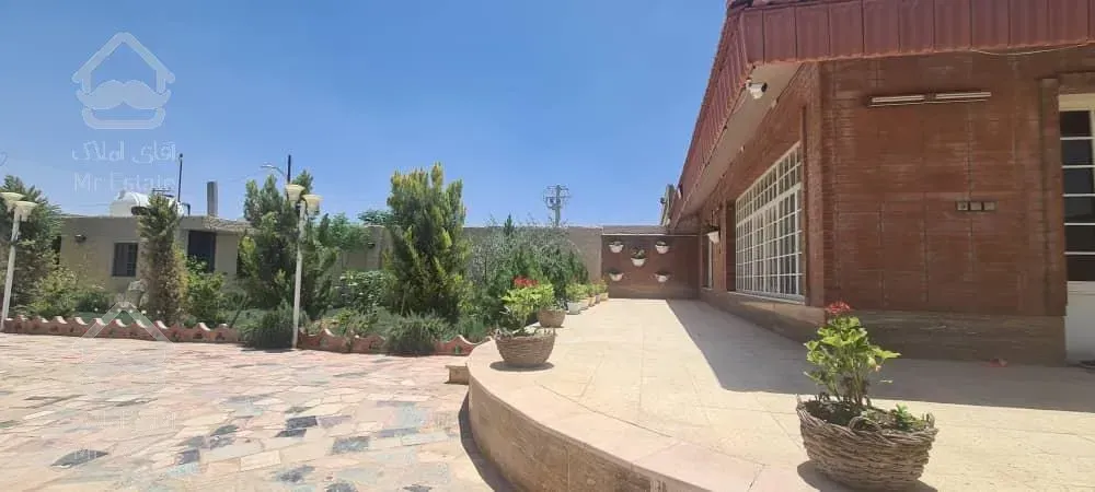 باغ ویلا  600 متری نقلی بسیار شیک آبشار اصفهان