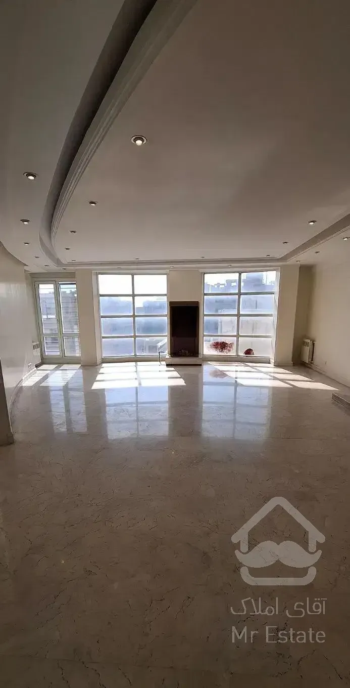 '۱۷۰ متر ۳ خواب / ظفر / غرق در نور'