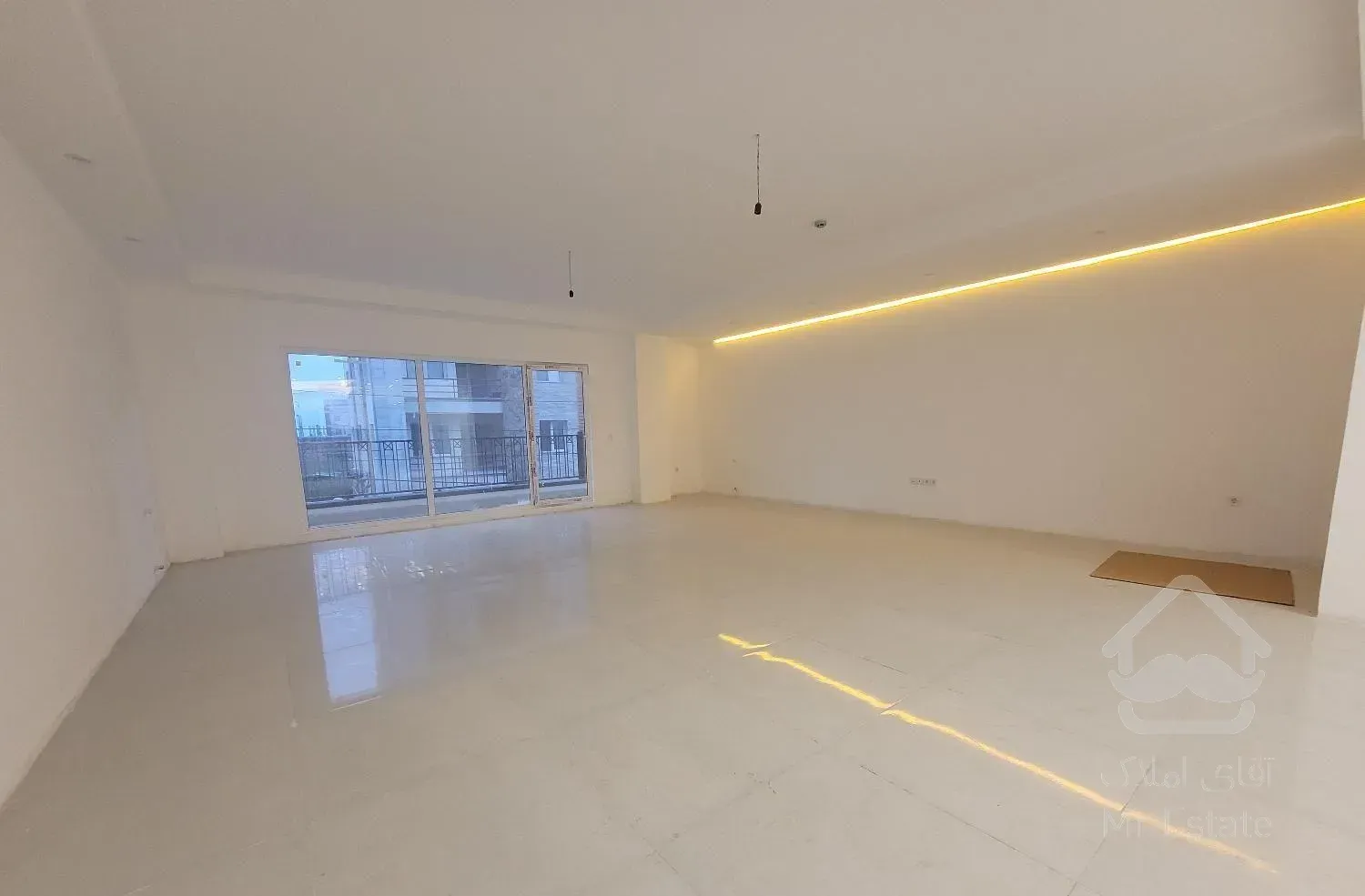 خ دهخداواحد۲۰۰ متری سه خوابه خوش نقشه کلیدنخورده