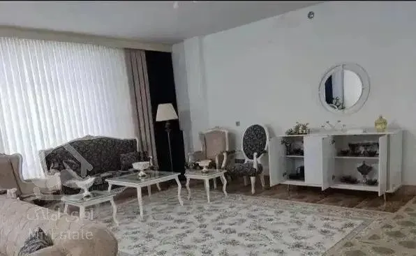 شمال ستارخان/۸۰ متر ۲ خواب/طبقه اول