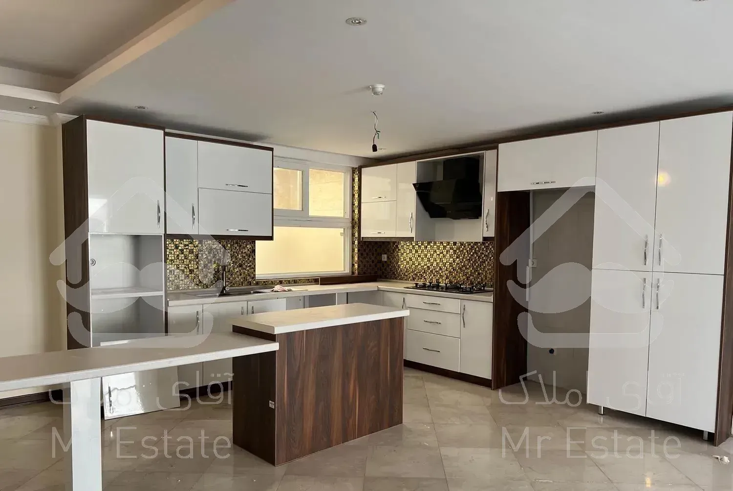 آپارتمان ۱۱۰ متری نوساز سهروردی شمالی سورنا