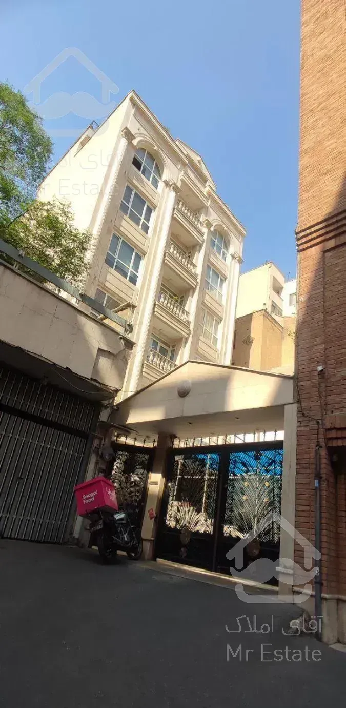 ۲۰۰ متر آپارتمان ۴ خوابه .