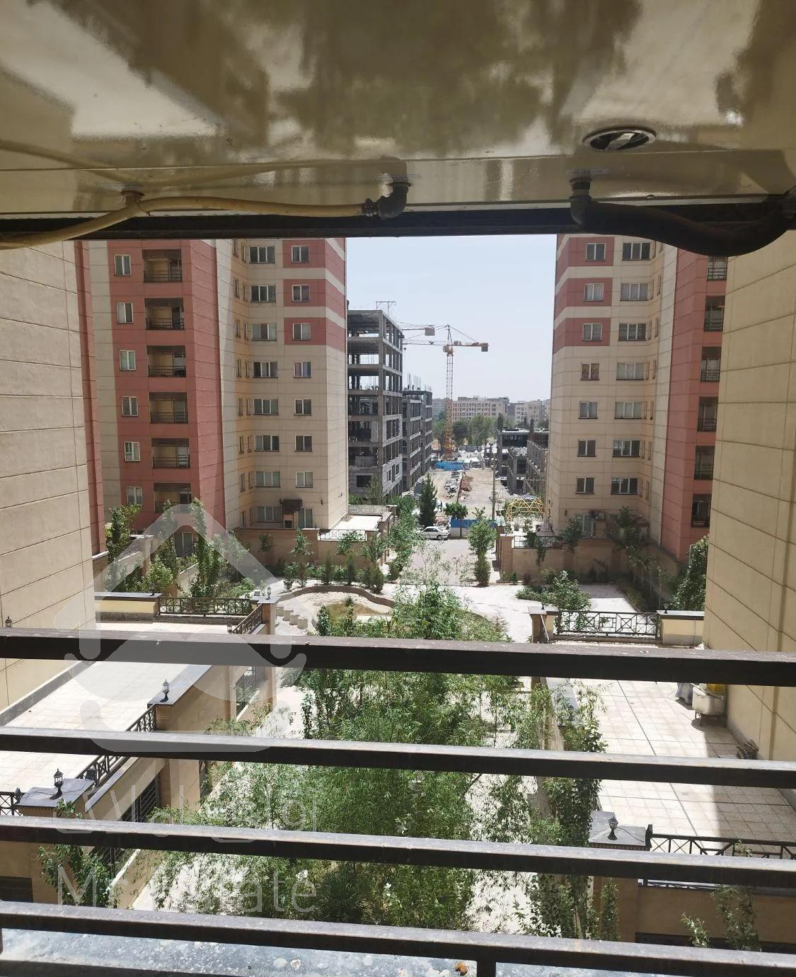 ۸۹ متری گرمدره اسمان البرز کلید نخورده