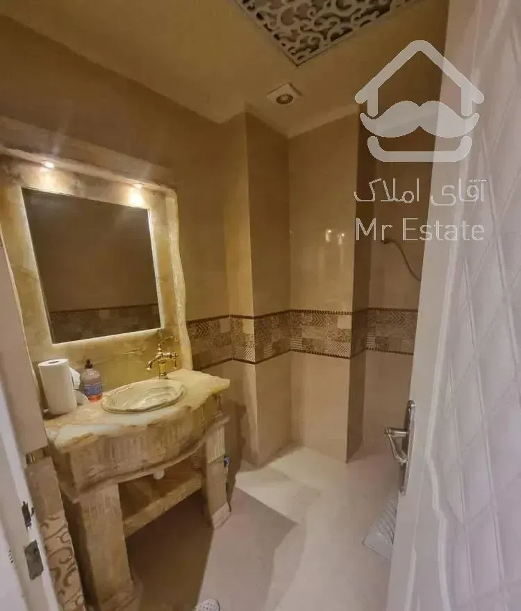 117متر2خواب/ویو کل طهران در برج رونیکاپالاس