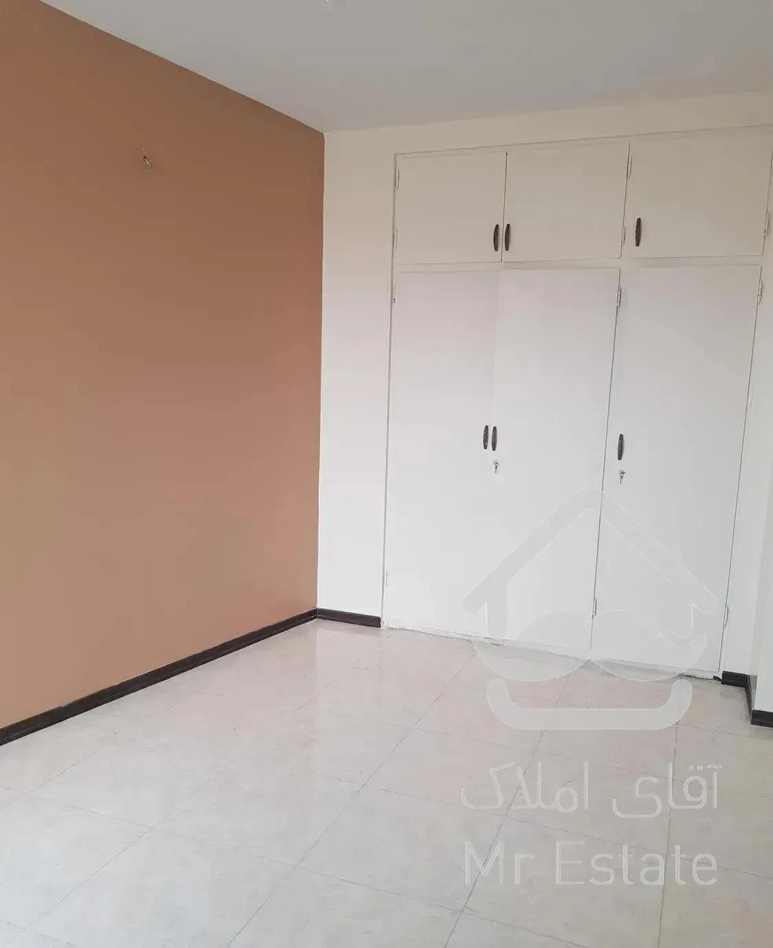 خوش نقشه، دو پارکینگ سندی