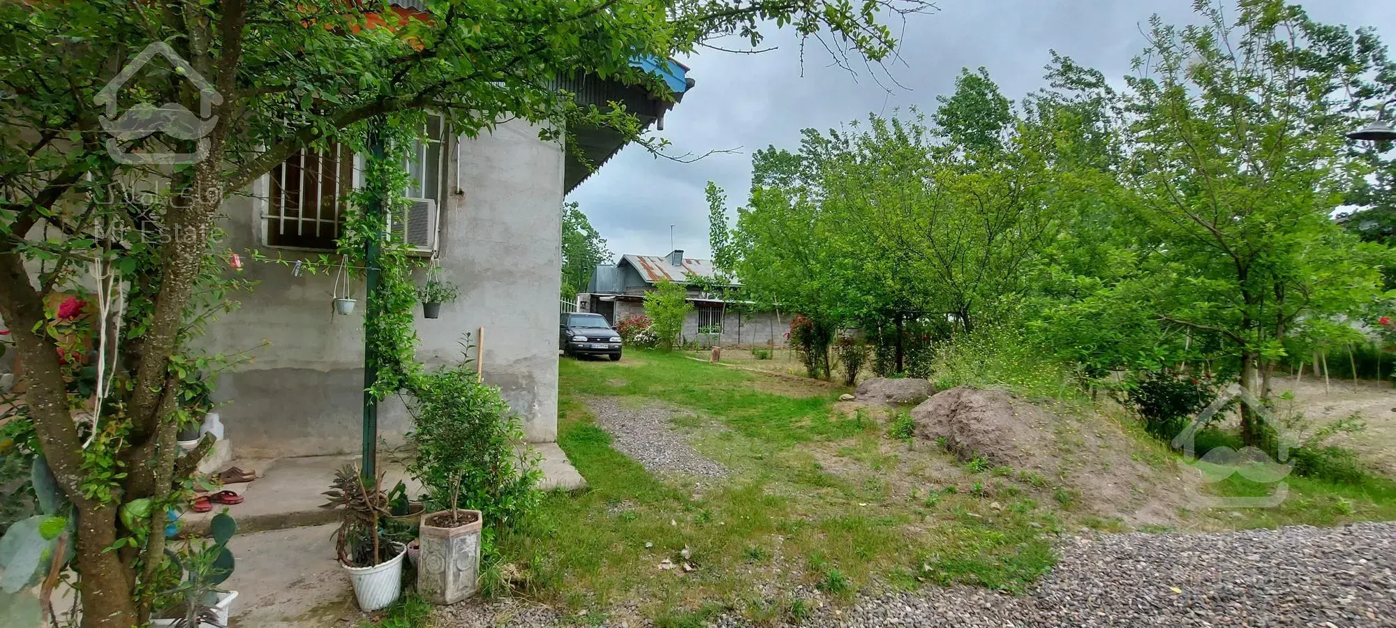 180متر ویلا داخل 3000 متر باغ فروش فوری