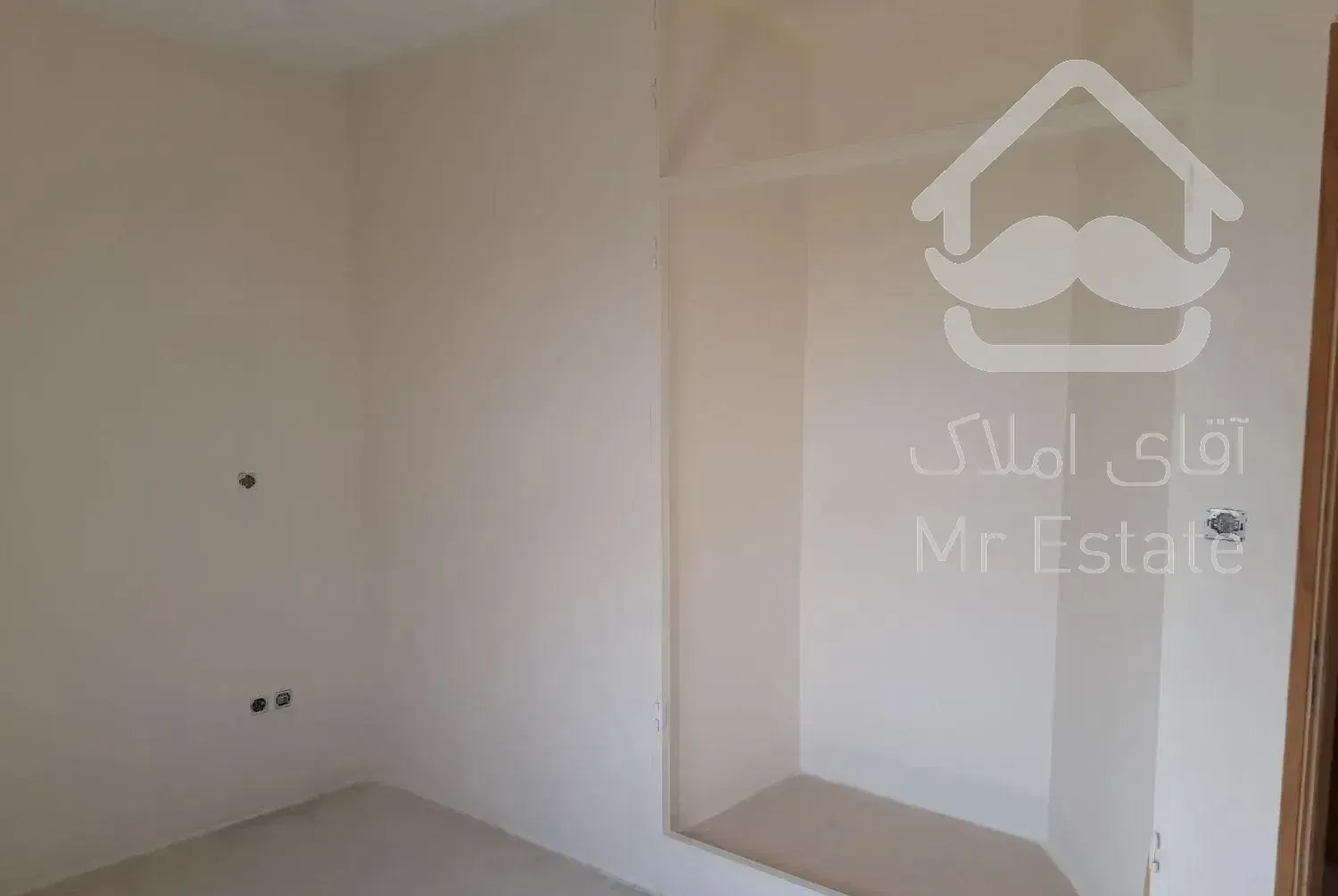 سلماس، ۱۳۰ متر، نوساز، ۳ خوابه