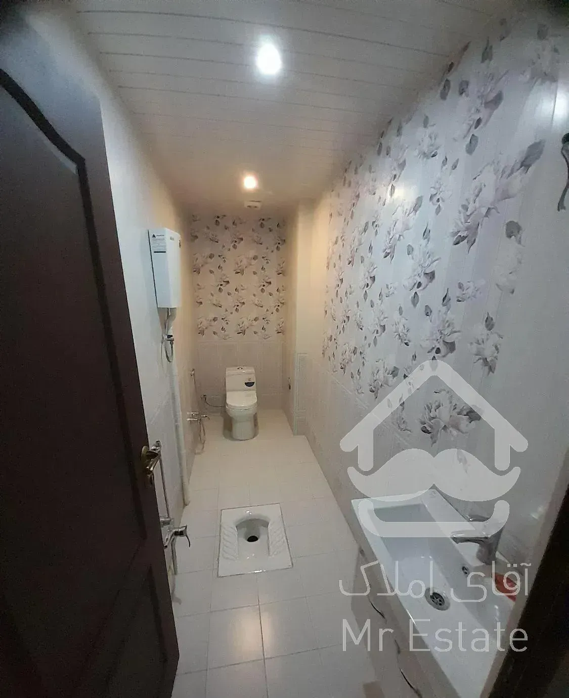 ونک۸۲متر، نوسازکلیدنخورده،