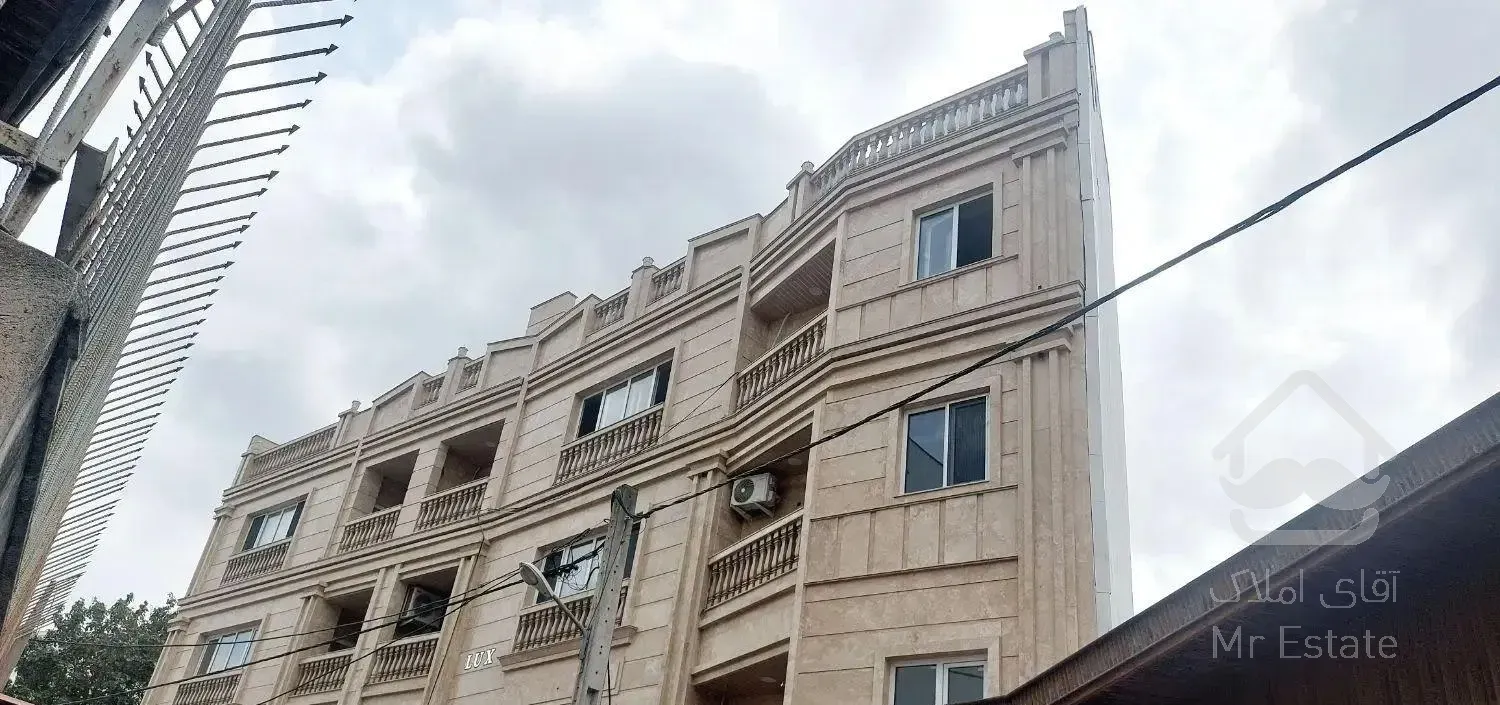 آپارتمان نوساز خوش نقشه و فول