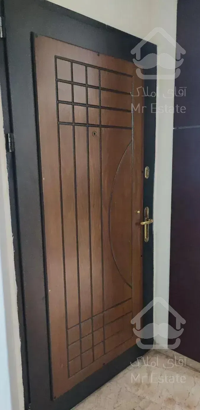 ۸۵متر//طبقه آخر//نقلی