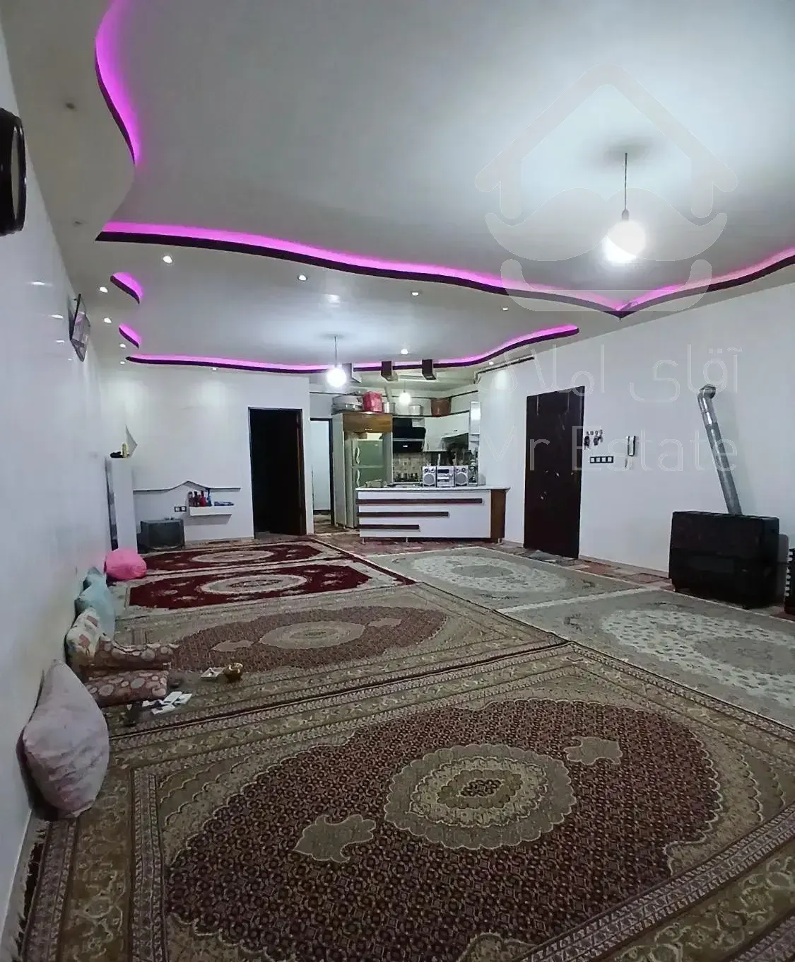 آپارتمان طبقه اول ۱۳۰متری/پارکینگ اختصاصی/تک واحده