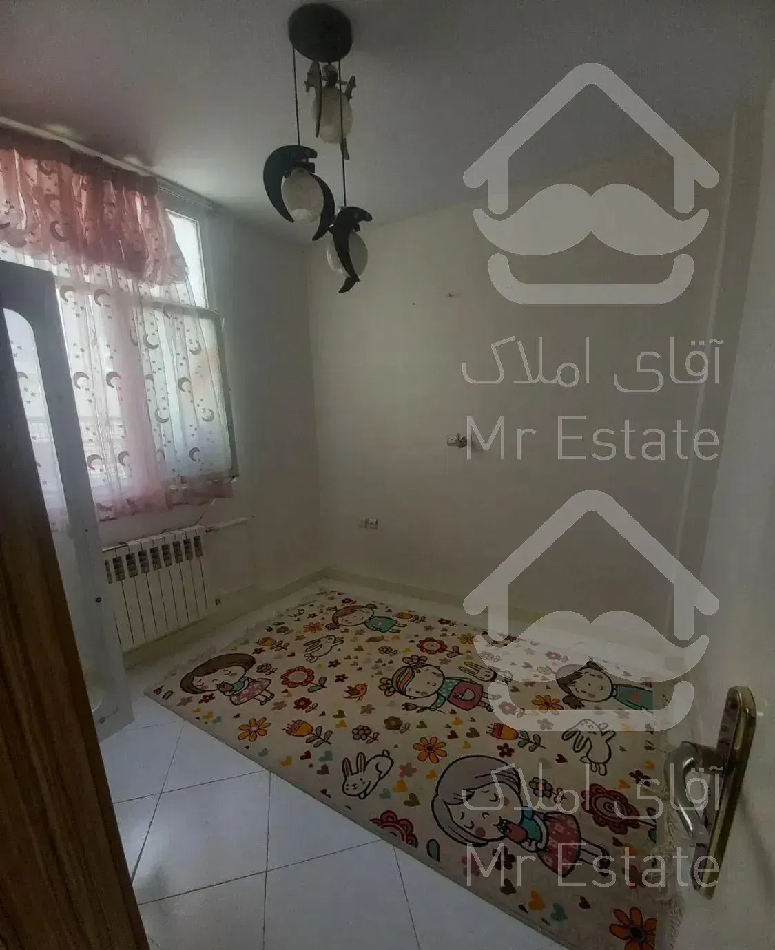 ۷۵متری دو خوابه با پارکینگ و انباری روبه آفتاب