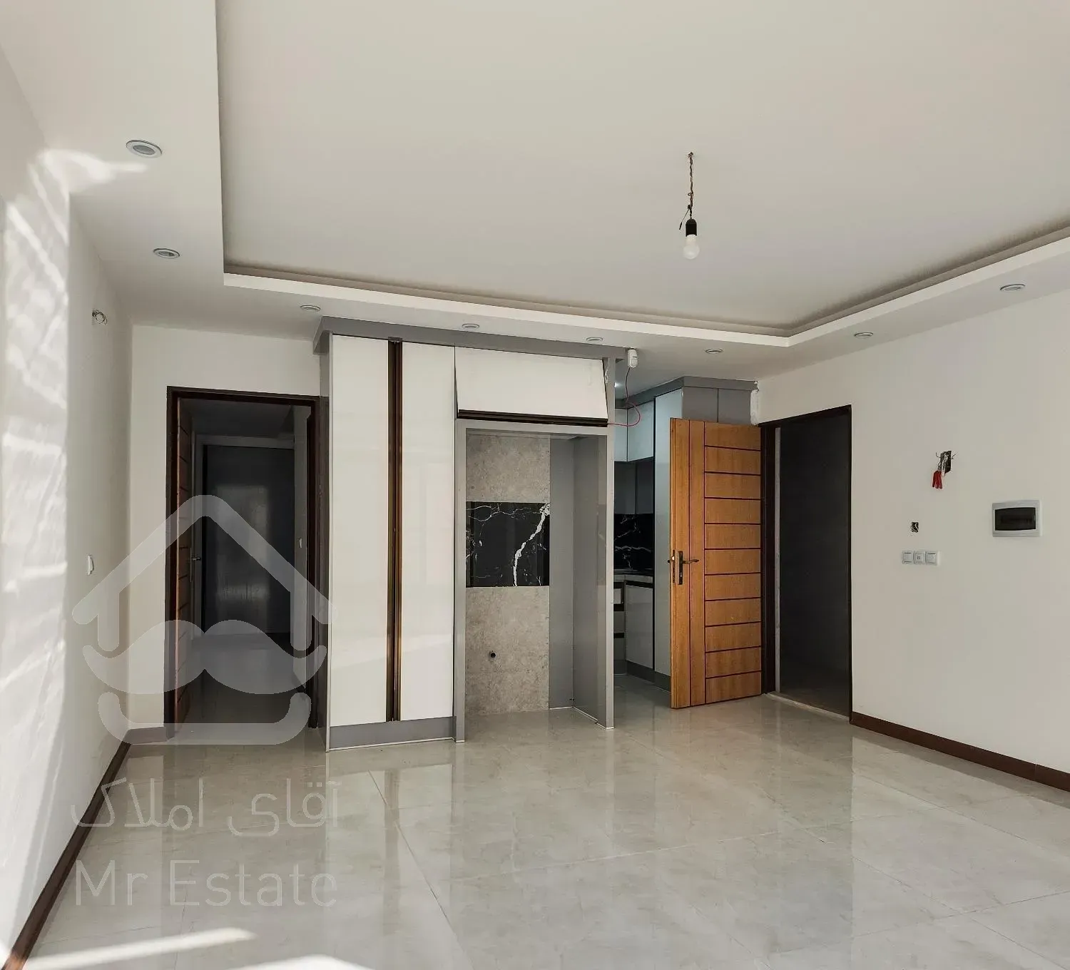 آپارتمان جنوبی ۵۶مترخ میرزاطاهر شرقی(حیاط اختصاصی)