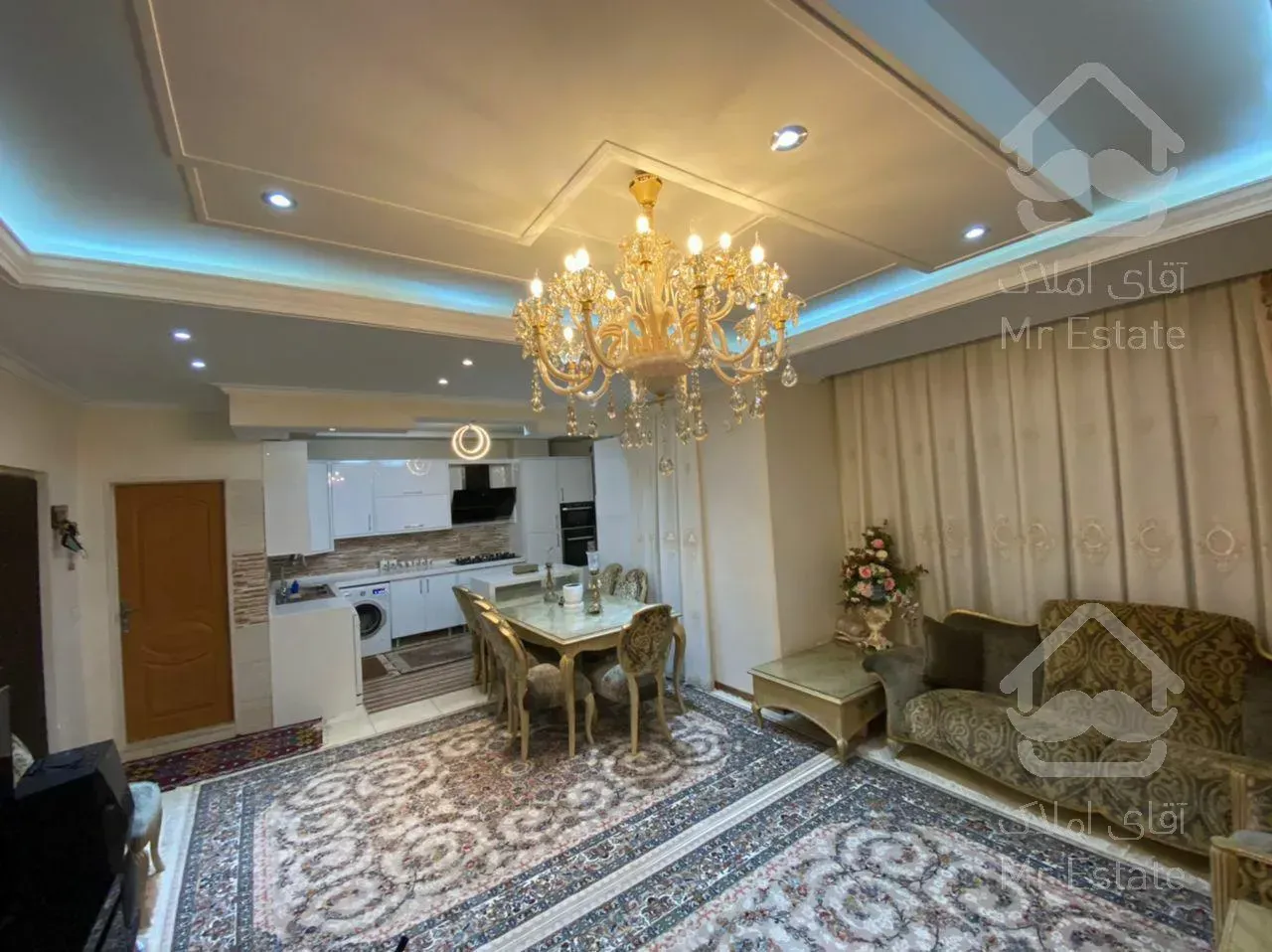 ۸۵ متر/۲خواب/فول امکانات/غرق در نور