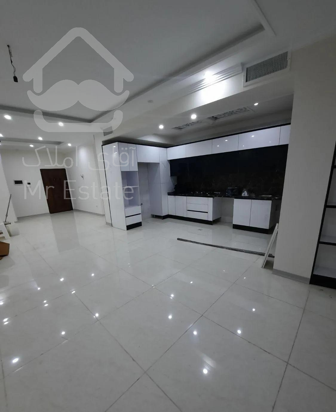 ۹۵ متر کلید نخورده ، دسترسی