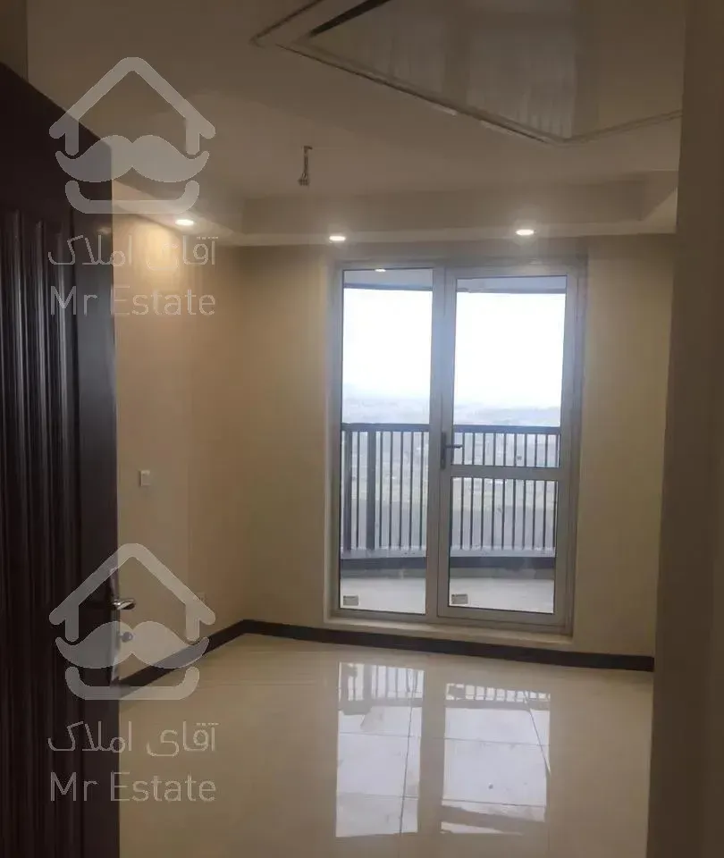 برج  مجلل دهکده /۱۲۵ متر /۲خواب/دید ابدی