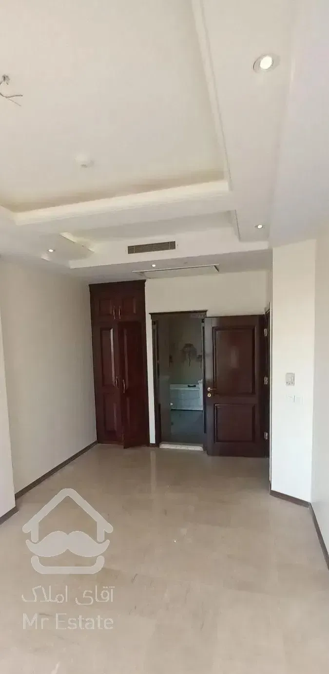 اپارتمان۲۴۰متری دوتراس تک واحد در برج باغ برند