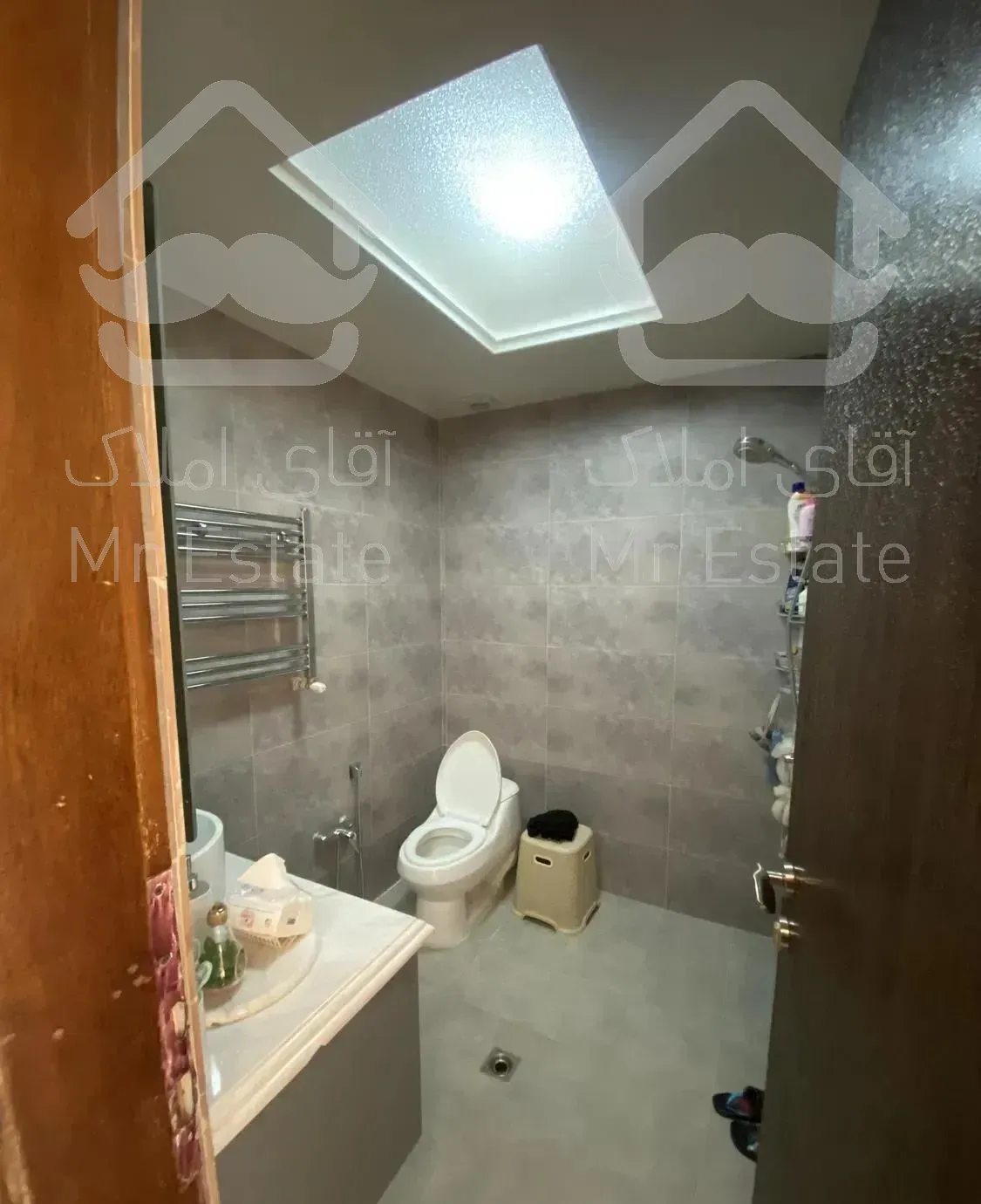 ساقدوش /١٨٠ متر ٣ خواب /٣ مستر / ٢ پارکینگ